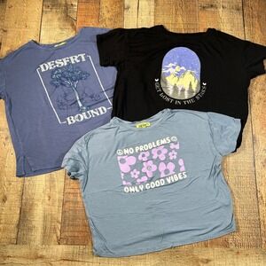 Chit Chat Women's Medium Crop Graphic Tee Lot Desert Good Vibes Rayon Spandex
